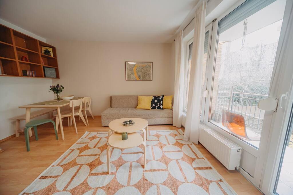 Orangehomes One Bedroom Art Apartment บูดาเปสต์ ภายนอก รูปภาพ